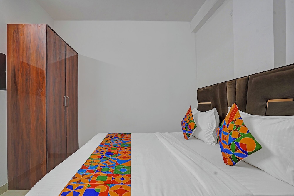 Fabhotel Aakarshan Residency