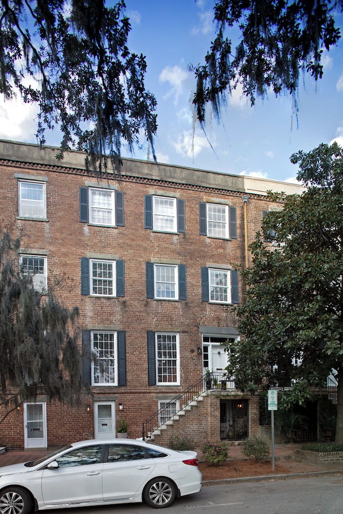 Restored Historic Home 5 BR 4.5 Bath