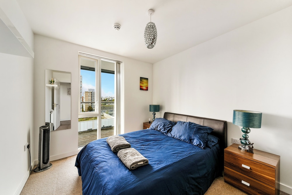 Luxury 2 bed 2 Bath Apartment in Canary Wharf