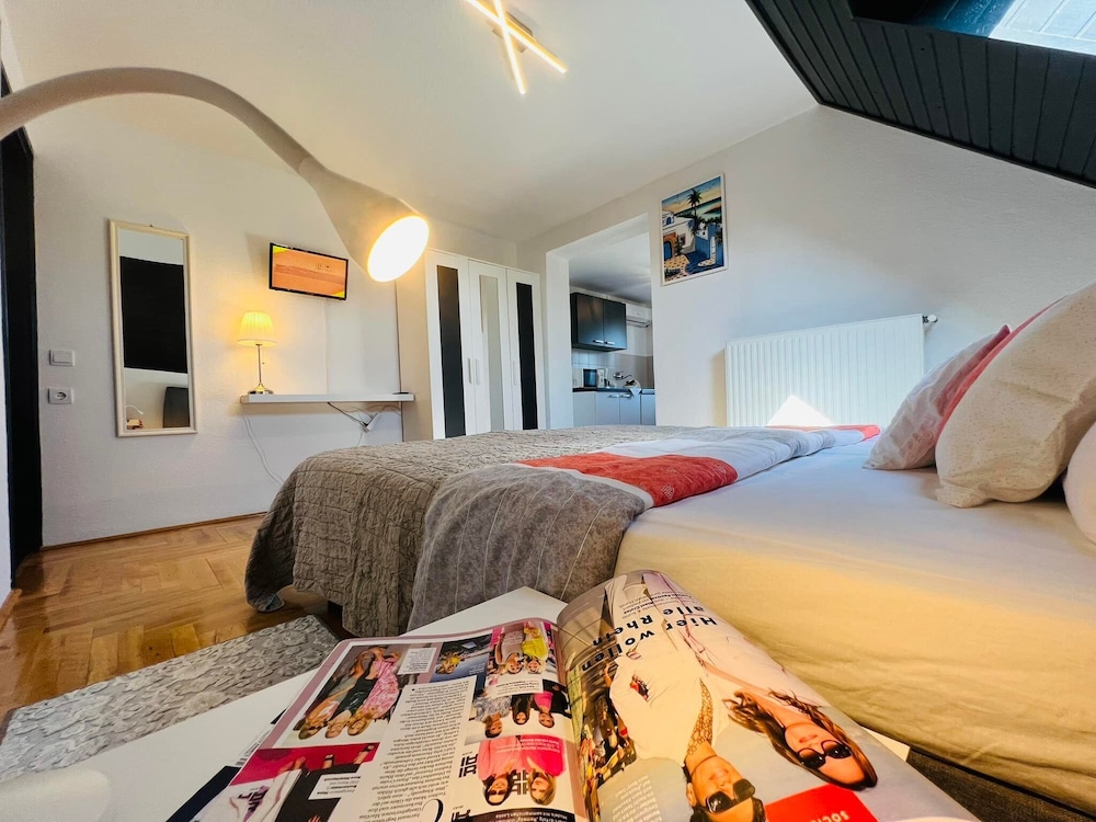Heviz Apart Comfort view 4
