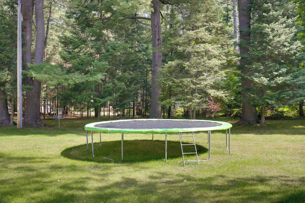 Paddle, Play & Relax: Home w/ Pioneer Lake Access!