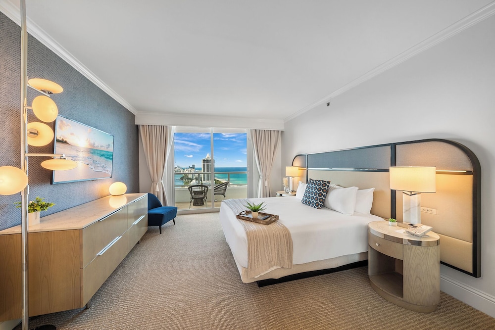 Luxury Vacation Rentals at Fontainebleau Miami Beach by LRMB