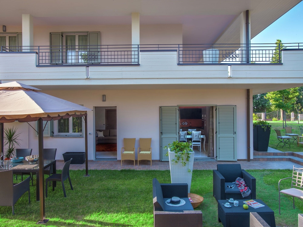 Plush Villa Apartment in Tavullia with Hot Tub photo 5