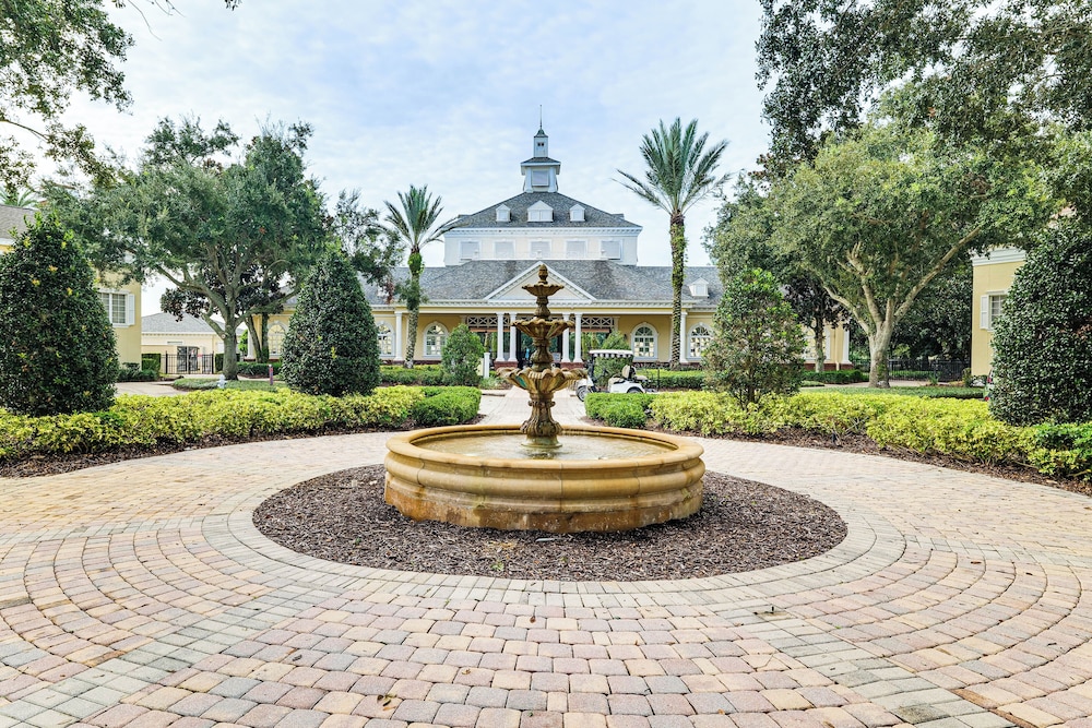 8 Mi to Disney: Pet-friendly Apt w/ Resort Perks