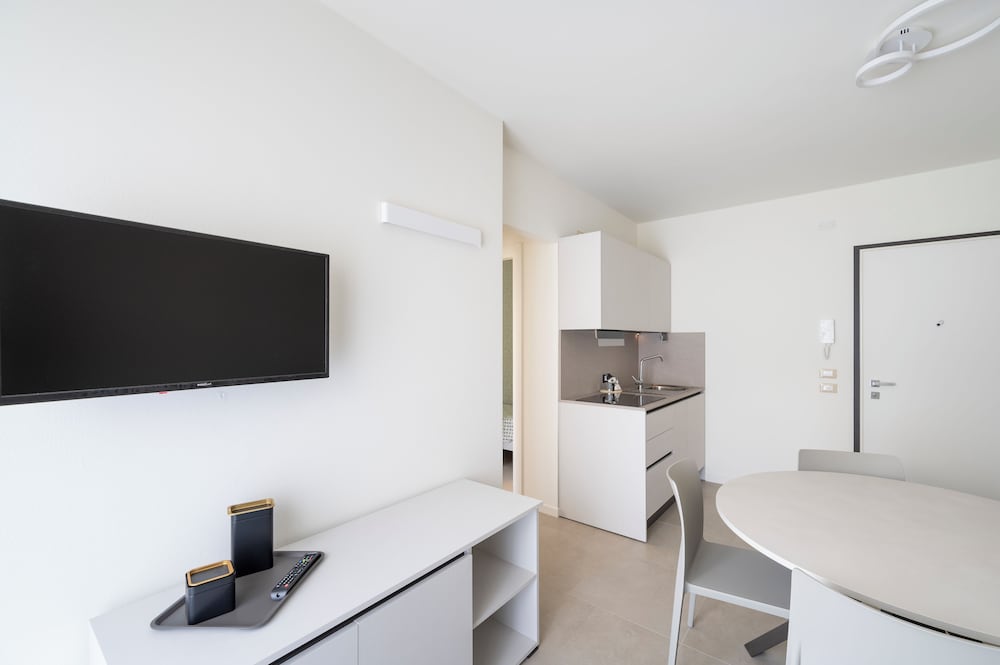 Elegant and Luminous Apartment With Terrace