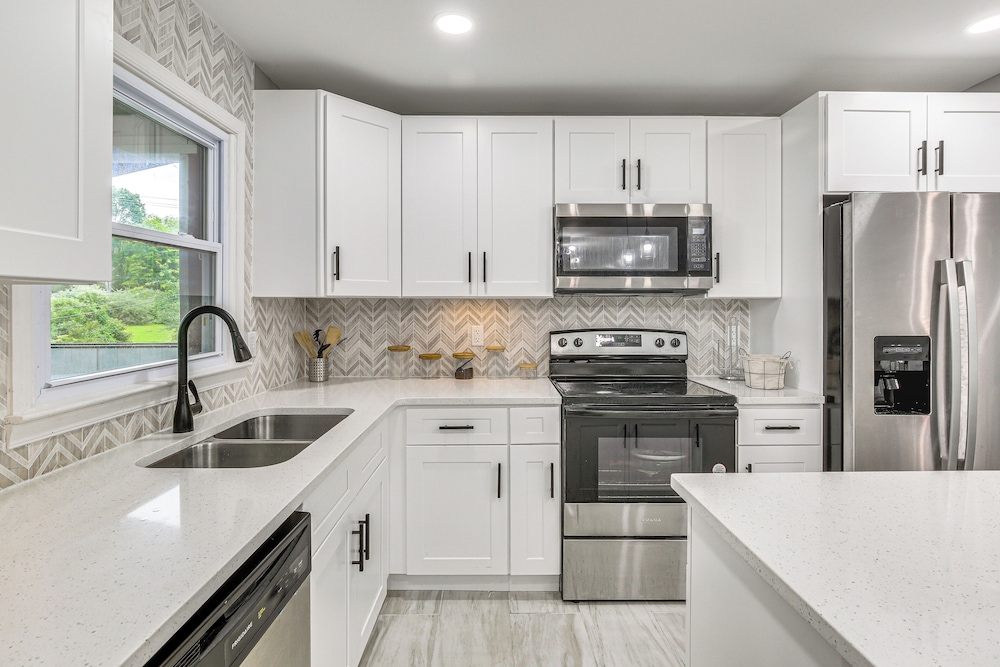 3 Mi to Main St: Modern New Paltz Home