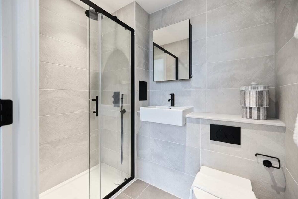 The Tottenham Wonder - Pleasing 2bdr Flat With Balcony