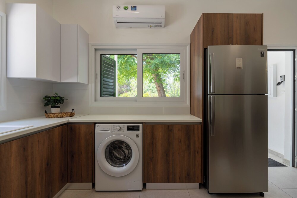 Arty Haven Spacious 3BR House in Larnaca