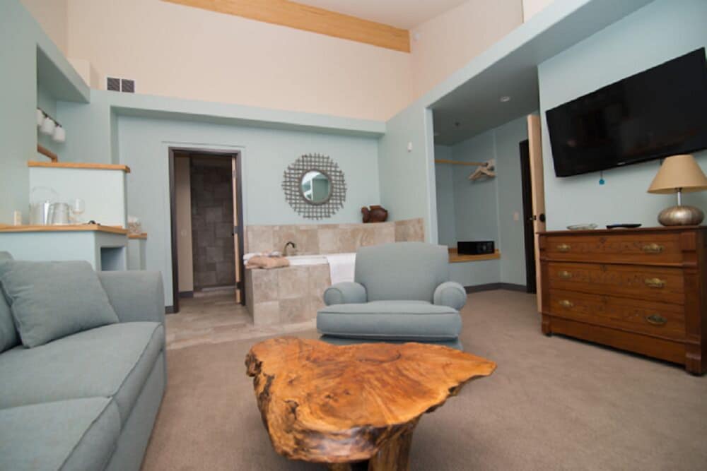 Blue Wave Inn