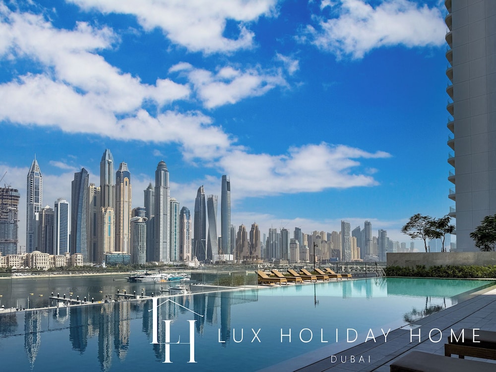 LUX  The Palace Residence Suite 2