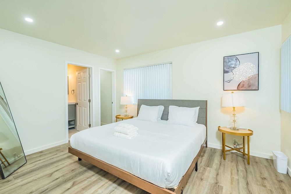 Newly Remodeled 2b2b APT Near Pasadena Old Town