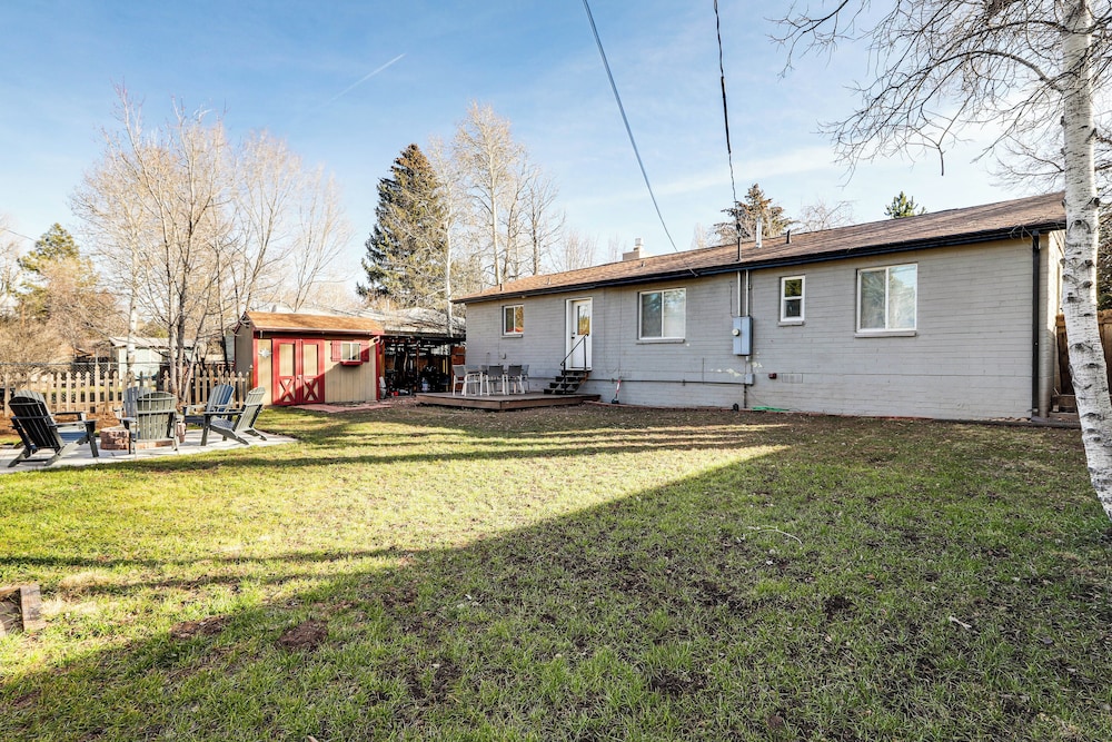 Near NAU & Dtwn! Kid-friendly Flagstaff Retreat
