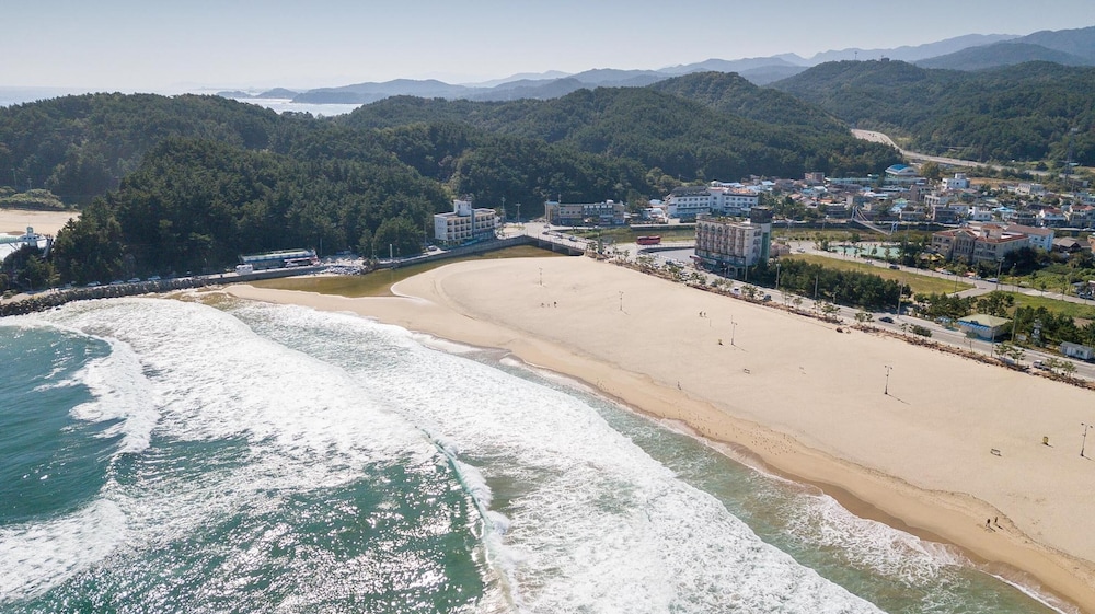 Yangyang Alps Beach