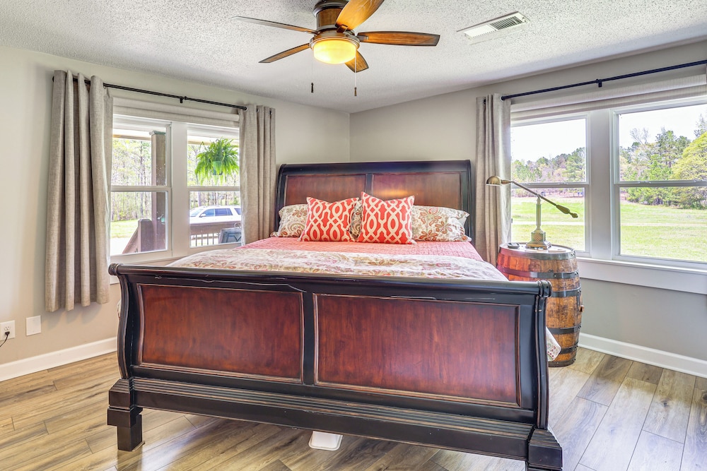 Fall & Football Vibes: Titus Retreat w/ Game Room