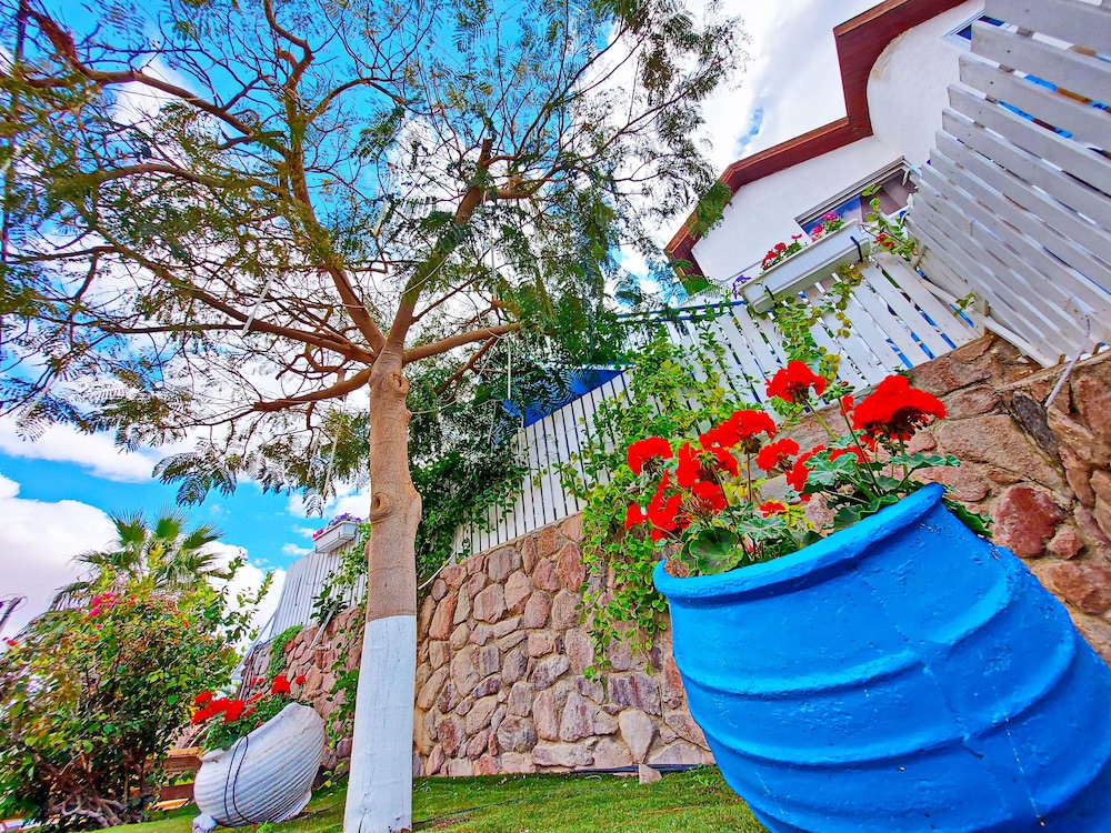 Dayos Unique Suites