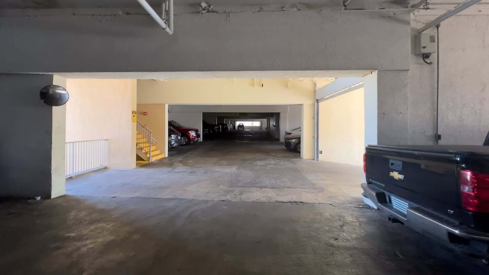Penthouse Beachfront Views Renovated 4 Bedroom Condo