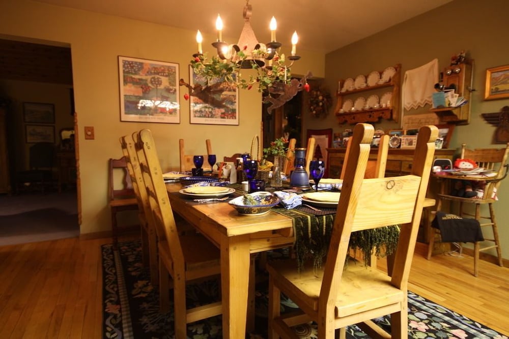 Paradise Gateway B&B and Vacation Homes