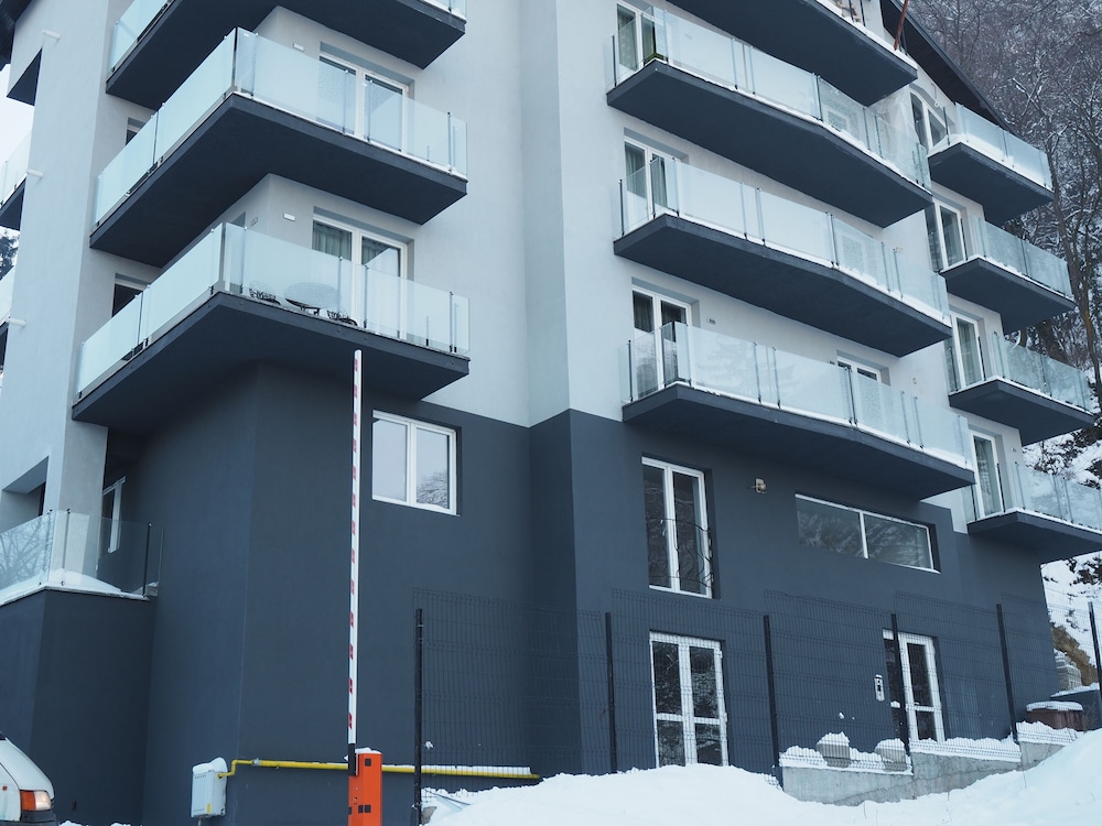 Hill Residence