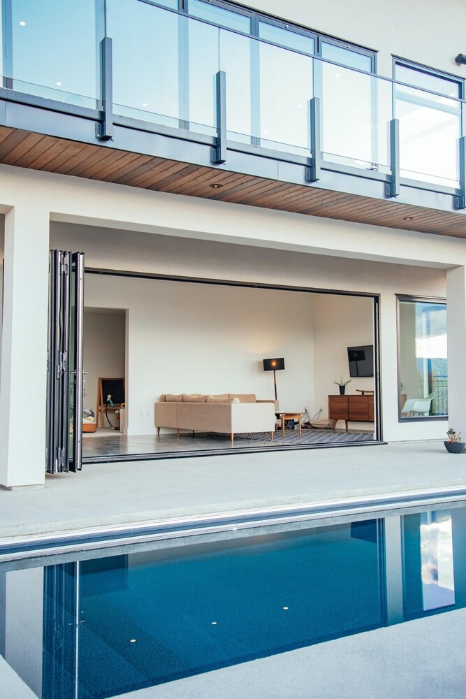Salt w Pool Sauna Lake View Upper Mission Lux