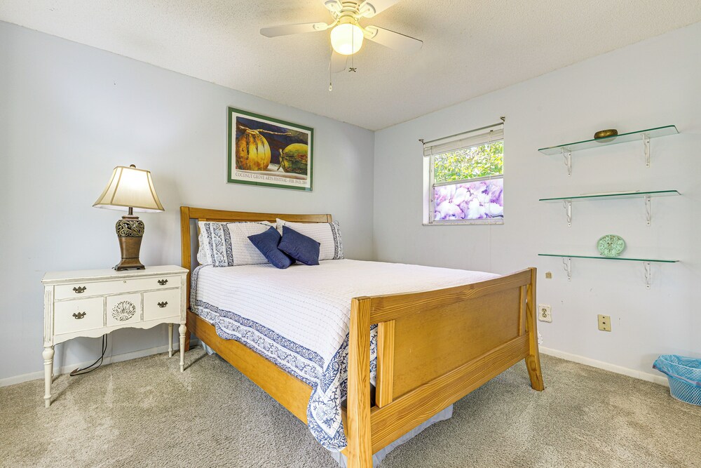 1 Mi to Dtwn Stuart: Home w/ Pergola & Garden!