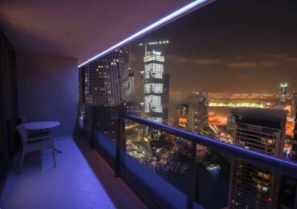 Premium JBR Beach Stay-Beach Access & Sea Views