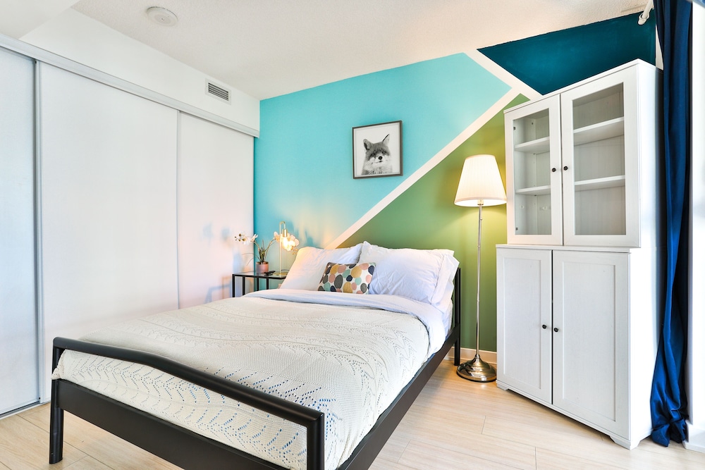 CITYPLACE 1B LUX CONDO LAKESIDE SKYDOME MTCC - Image 2