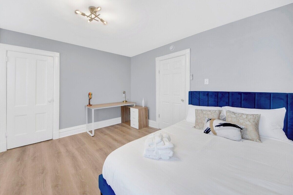 Luxury 3BR Family Home Game Room Parking