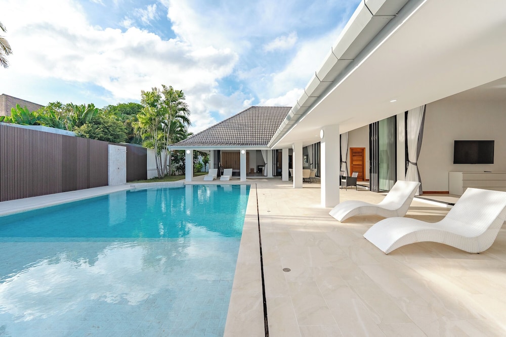 4BR Pool Villa Bar BBQ Near Beach V239