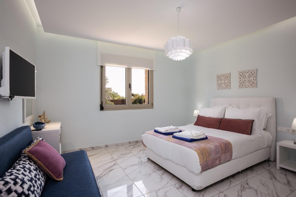 Villa Vera - With Private Pool Jacuzzi en Rethymno — hotel room