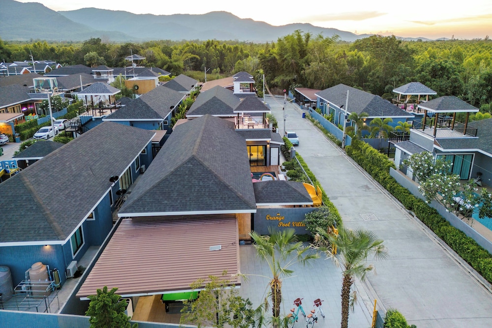 Orange Private Pool Villa, Near Cham Am Beach