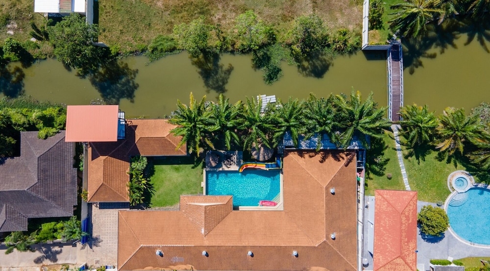 Pool Villa for Families and Party
