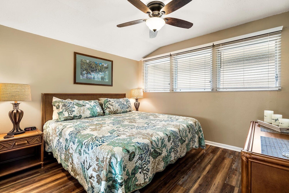 AC - Top Floor Corner Unit - Ocean View- Vrkcv