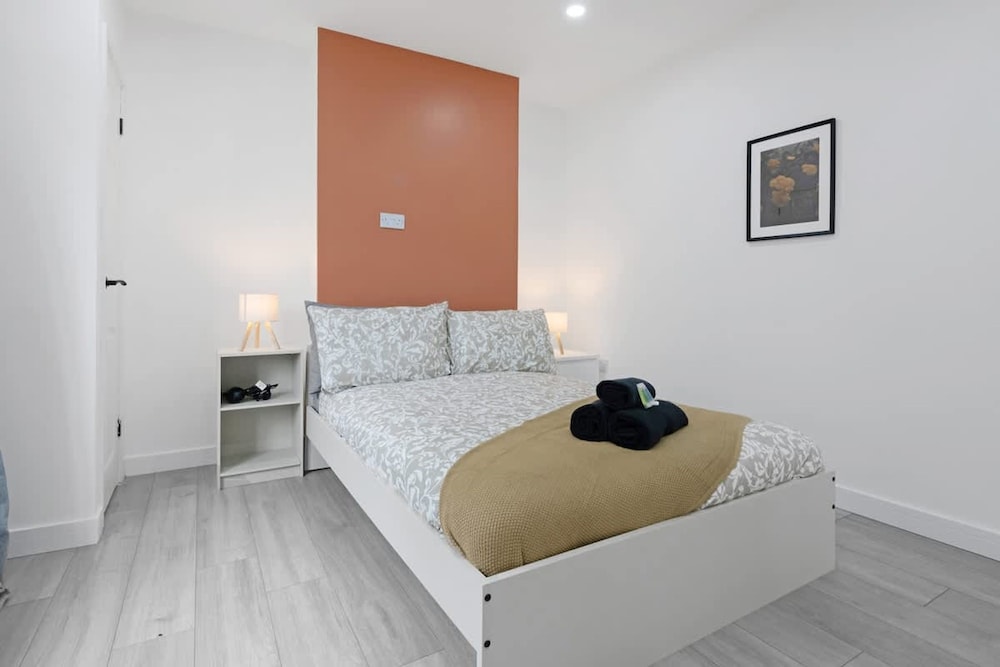 3bed House-free Parking