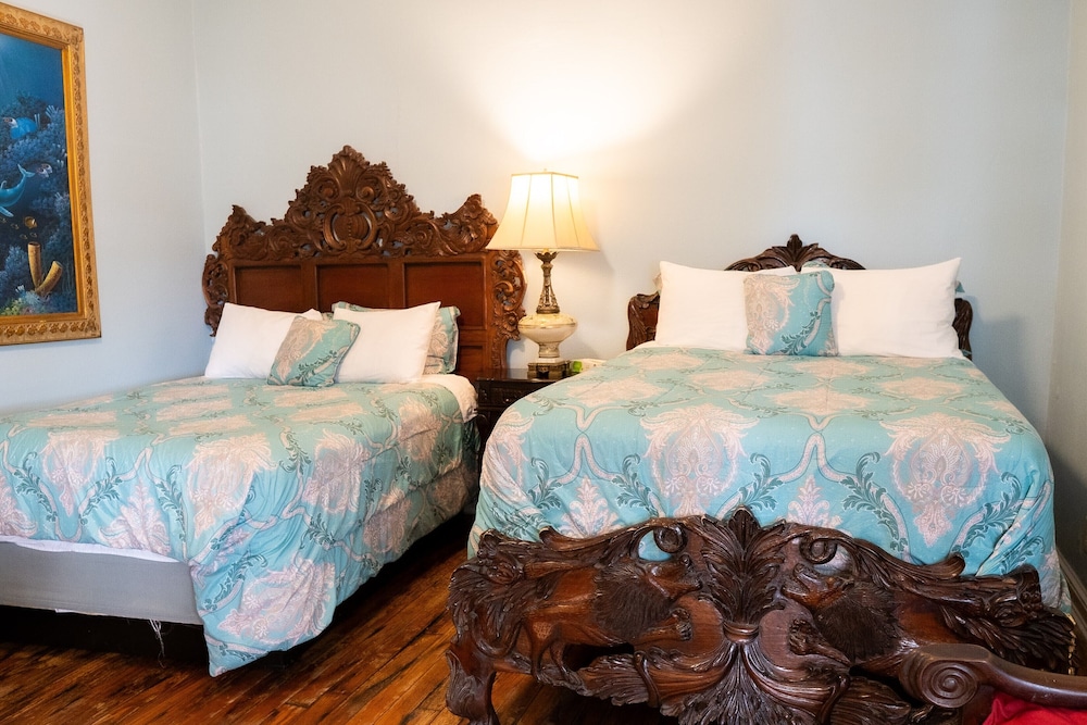 Oak Tree Hotel