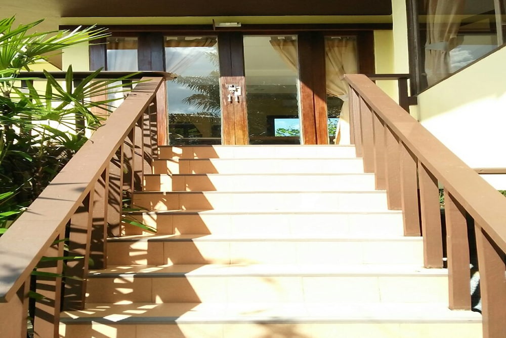 Krabi Green Hill Pool Villas