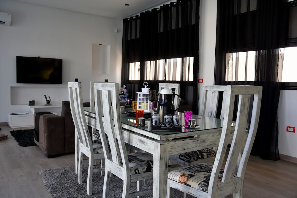 Limo's House