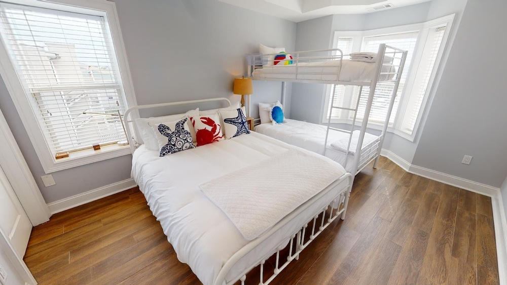Beach House 2 by Tybee Vacation Rentals