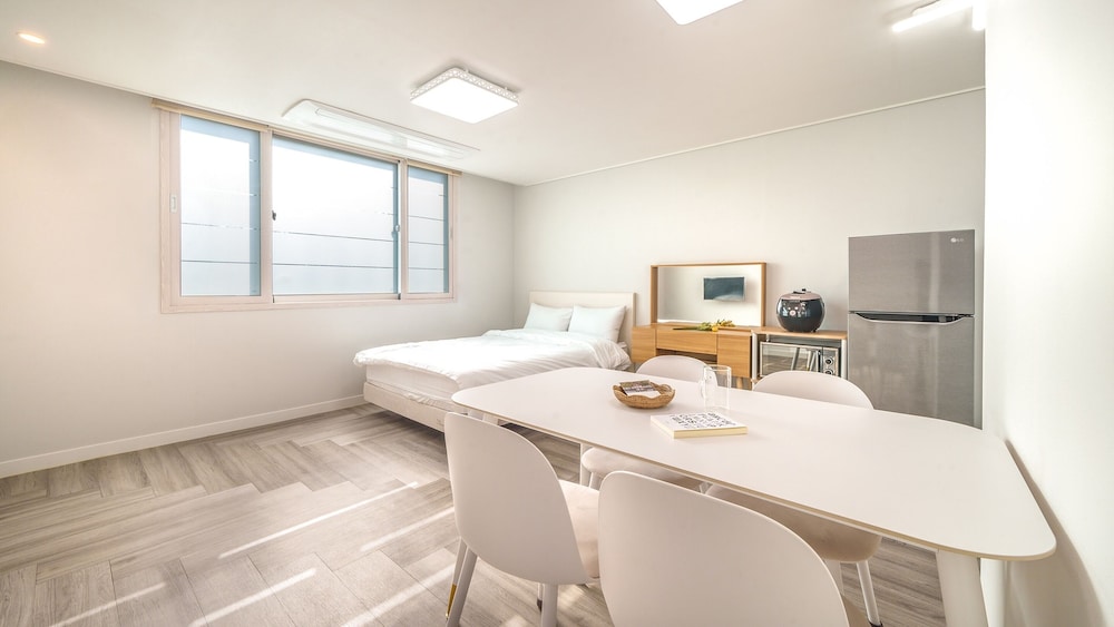 Gyeongju Gampo Laviangrose Pool Villa