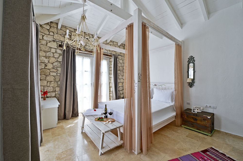 Bay C Otel - Image 51