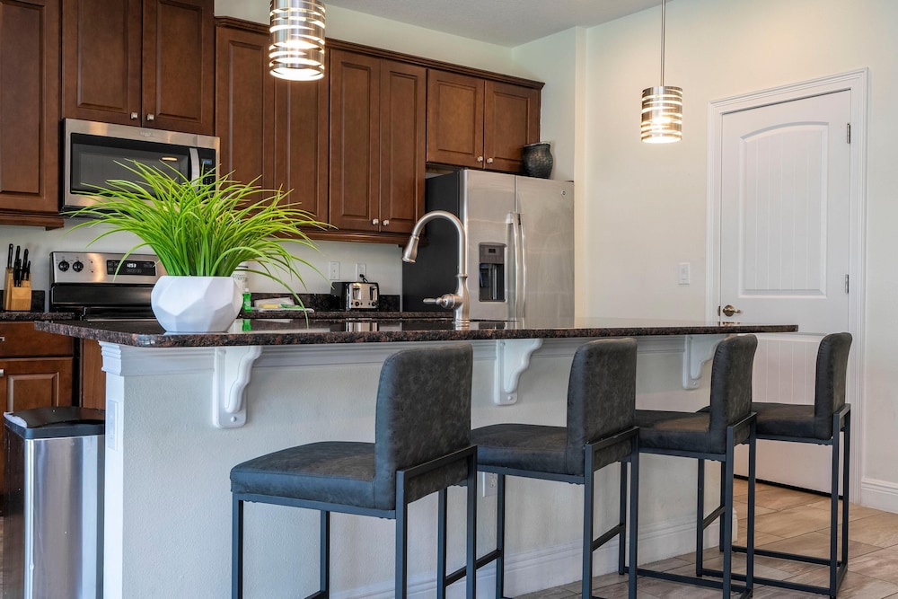 421 NP - Exquisite Retreat at Encore Resort