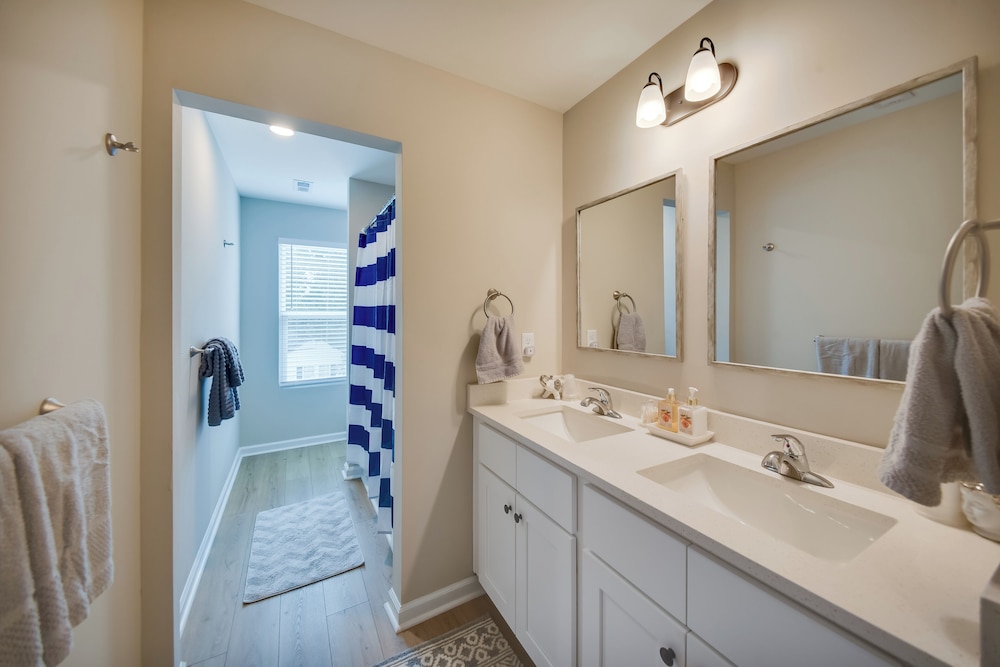 Walk to Beach: Group Getaway in Coastal Virginia