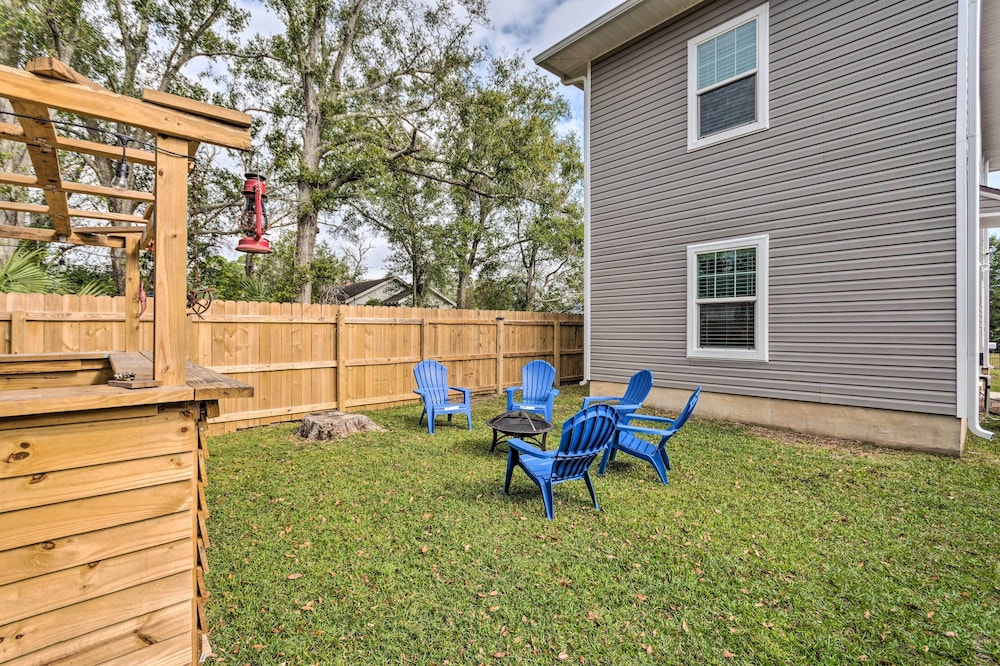 Idyllic Pensacola Home w/ Yard + Fire Pit!