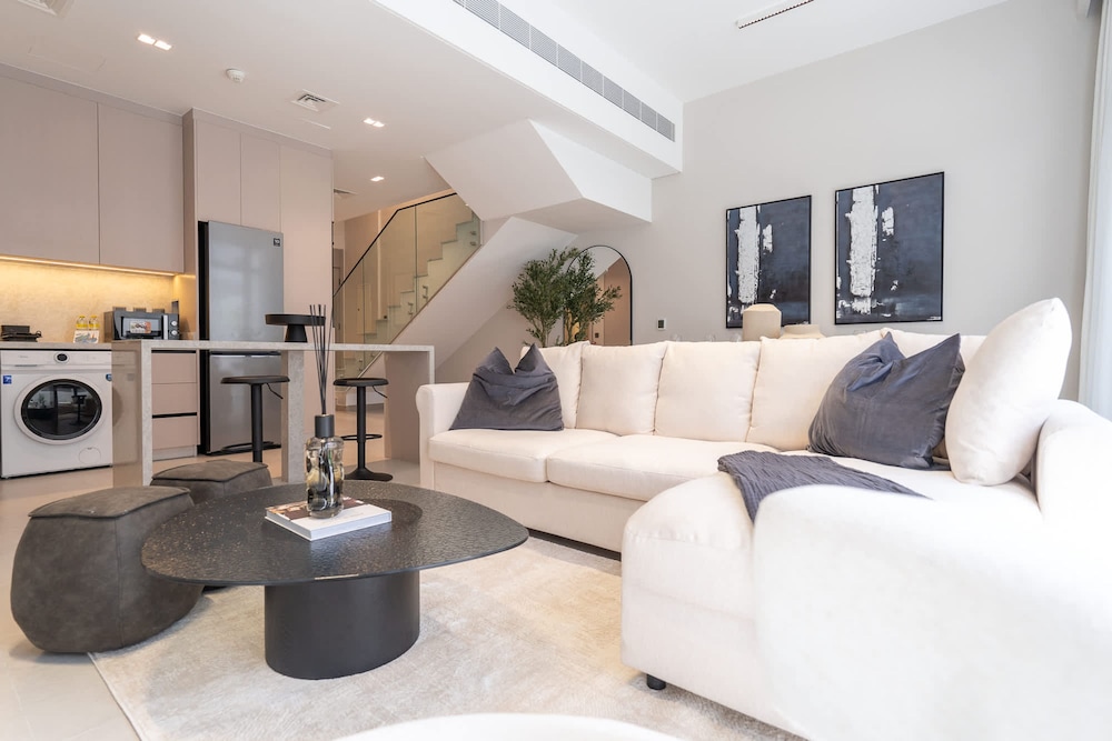 Classy 4-bedroom Villa With Spacious Balcony in Nad Al Sheba