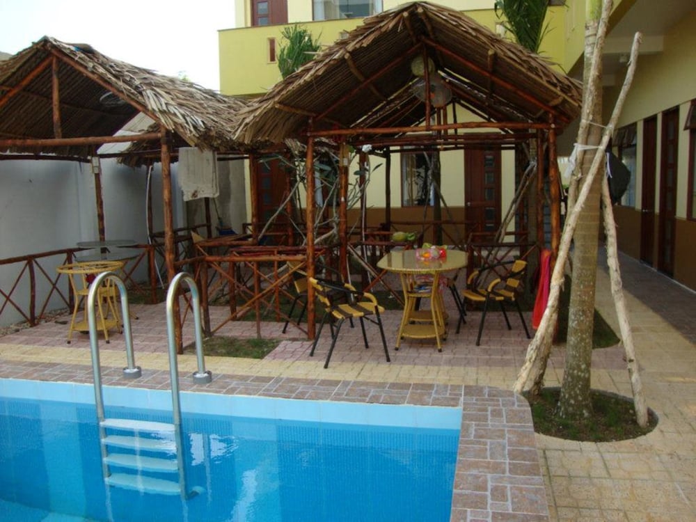 Oasis Hotel