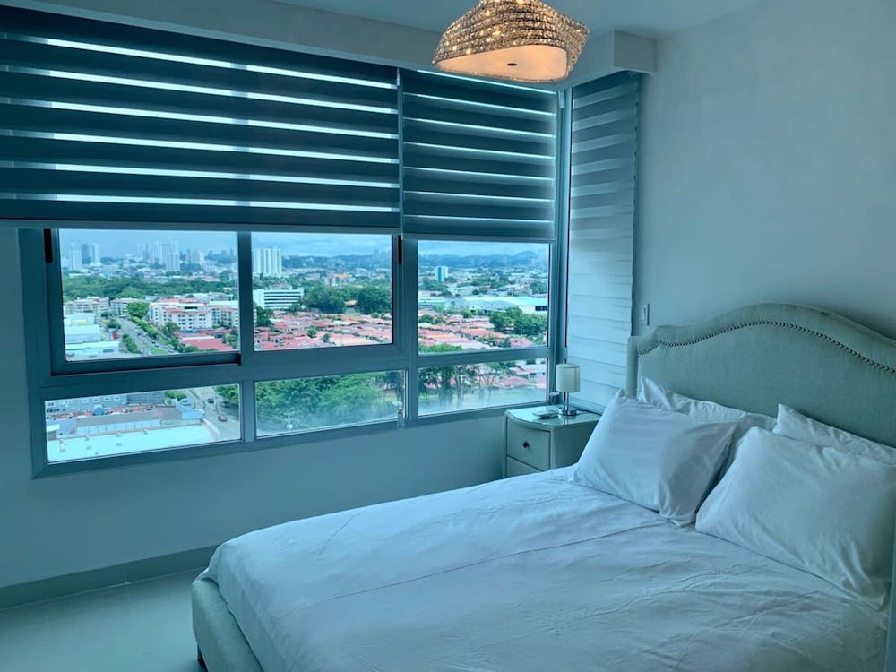 East Tower - Spacious 3 Bed Apt in Costa del Este