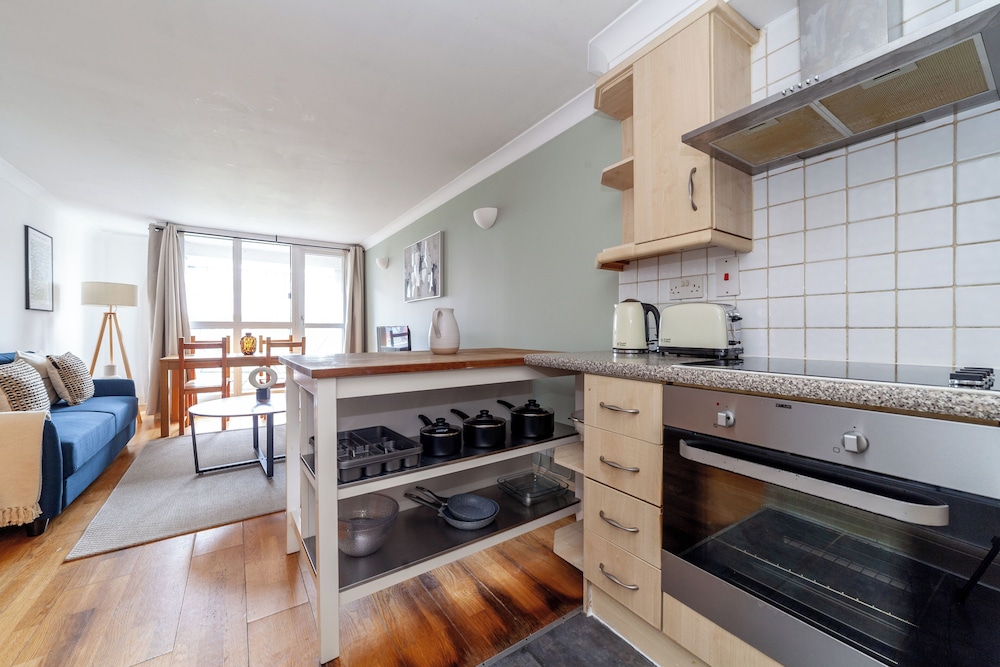 Modern Dalston Apartment