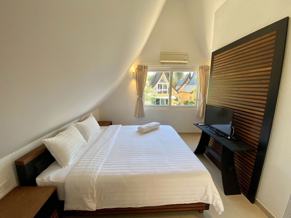 Solario Beachfront Villa - Koh Chang view 4