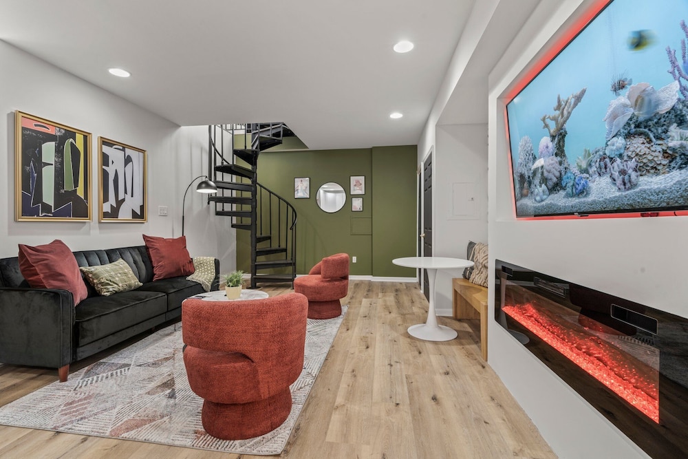 Old City 2 BR Near Historic Sites