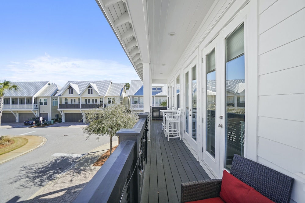 Prominence on 30A by Panhandle Getaways