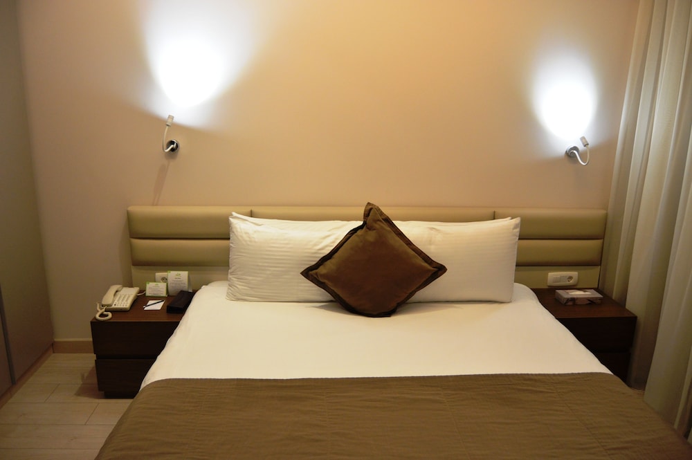 Country Lodge Hotel & Resort